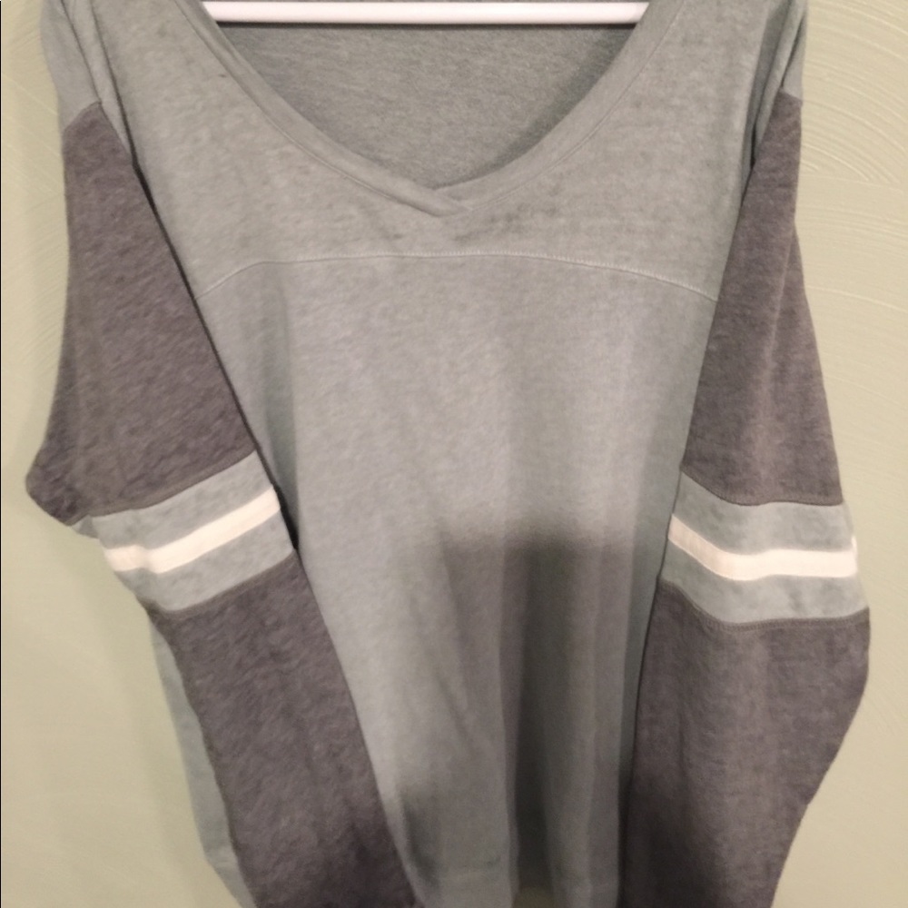 Maurice’s crew neck sweatshirt